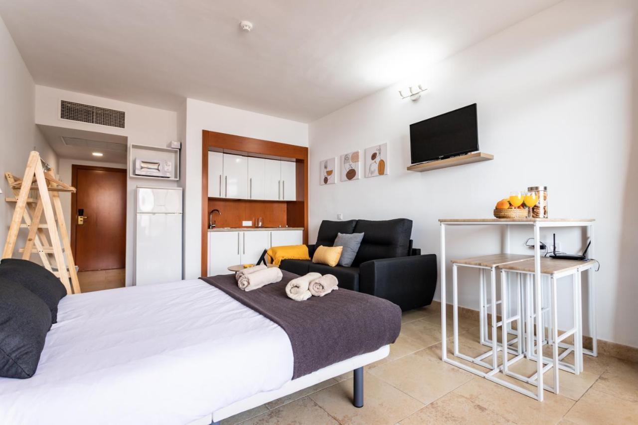 Sur Suites Palmeras 525 Фуeнхирола Екстериор снимка