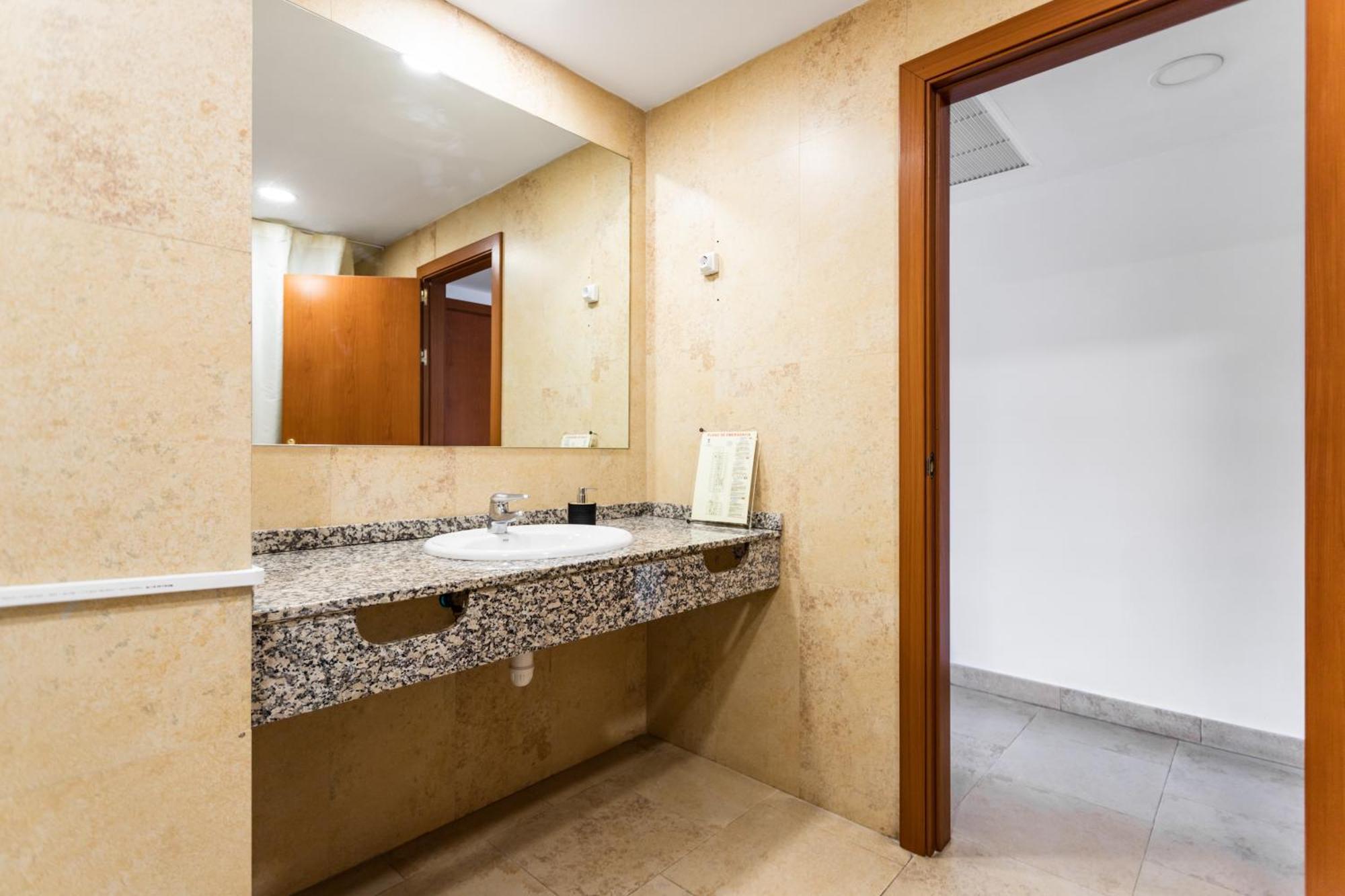Sur Suites Palmeras 525 Фуeнхирола Екстериор снимка