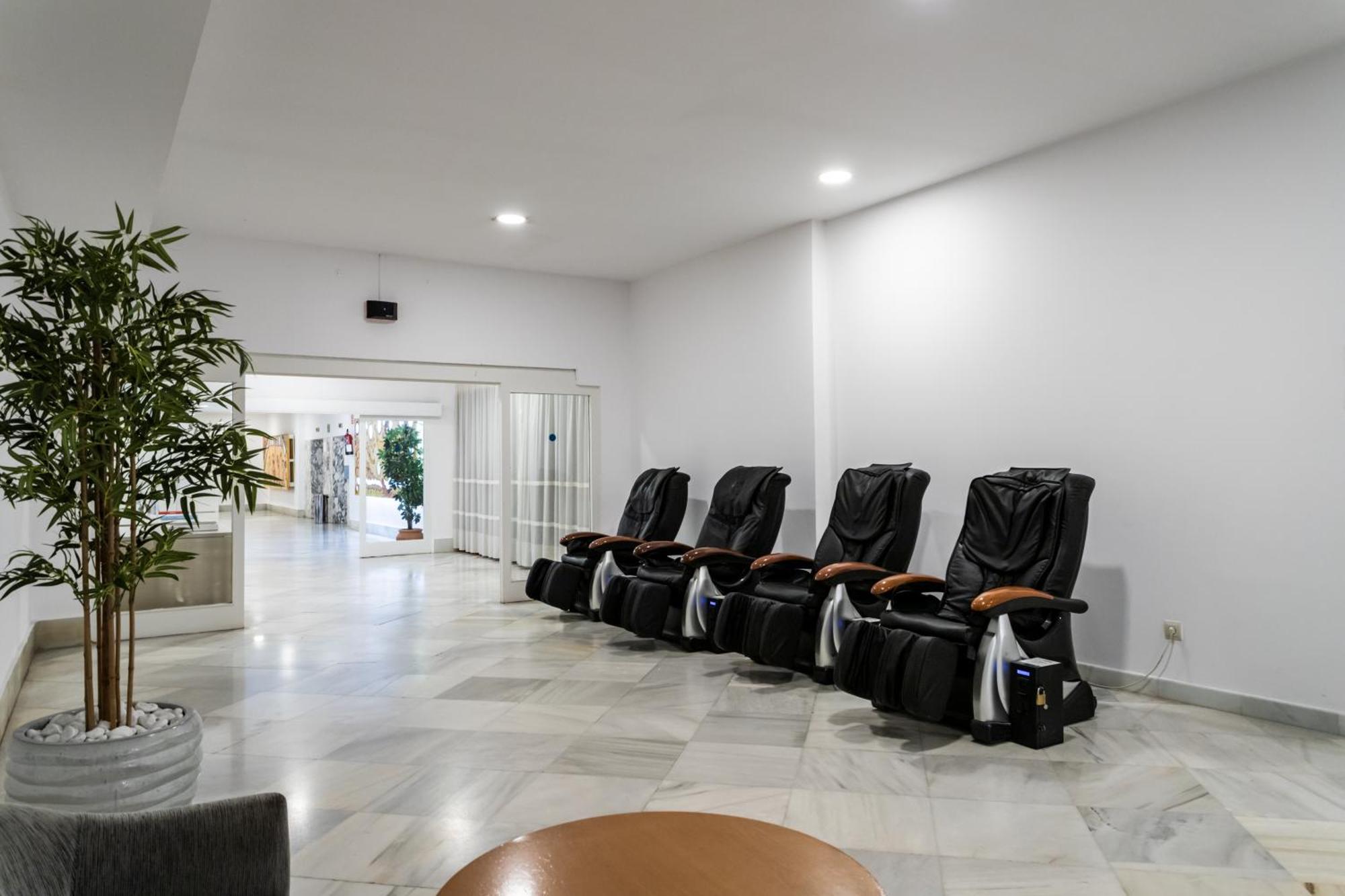 Sur Suites Palmeras 525 Фуeнхирола Екстериор снимка